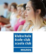 Frauen im Entspannungskurs Klubschule (mit Logo)