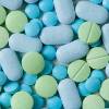 Blaue und grüne Tabletten